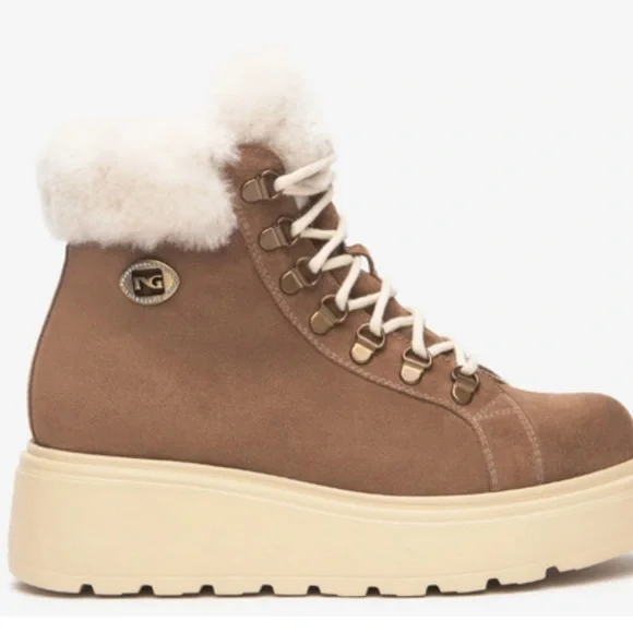 NeroGiardini Platform Hiker Boots in Chestnut